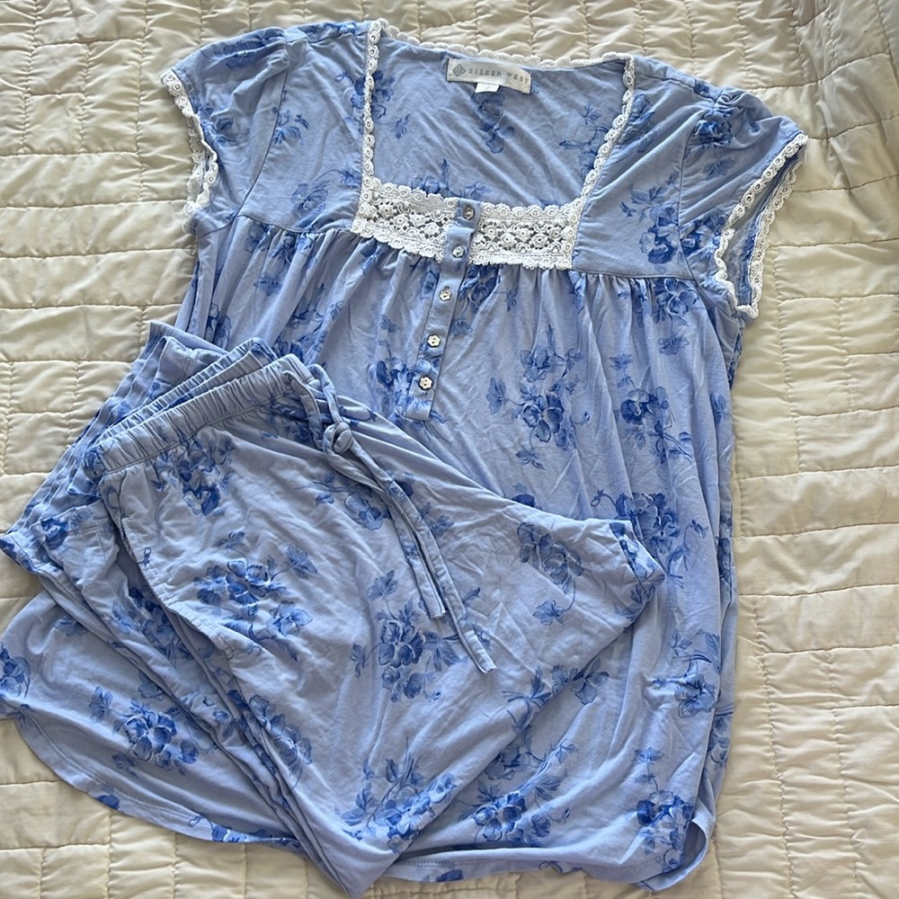 Eileen West Blue Floral Pajamas Size Small